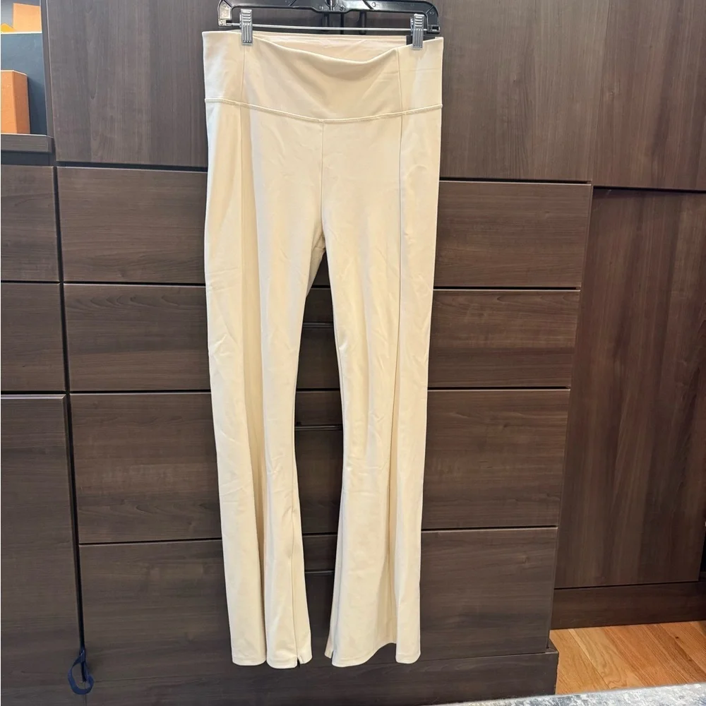 NWT CALIA Women's Sculpt Flare Leg Pants - Chantilly Size L - Picture 2 of 10